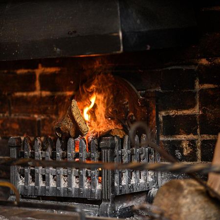 The Lazy Lion Bed & Breakfast Milford on Sea Eksteriør bilde