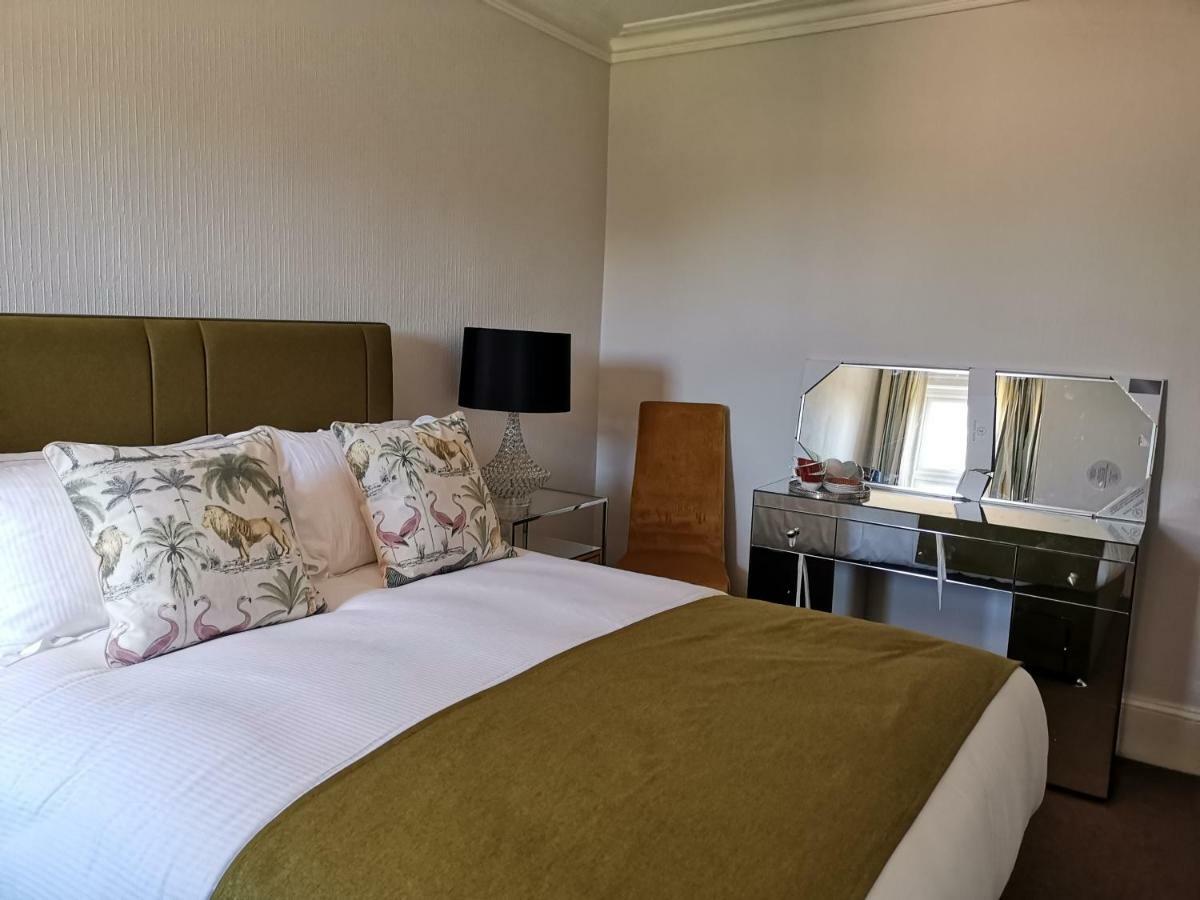 The Lazy Lion Bed & Breakfast Milford on Sea Eksteriør bilde