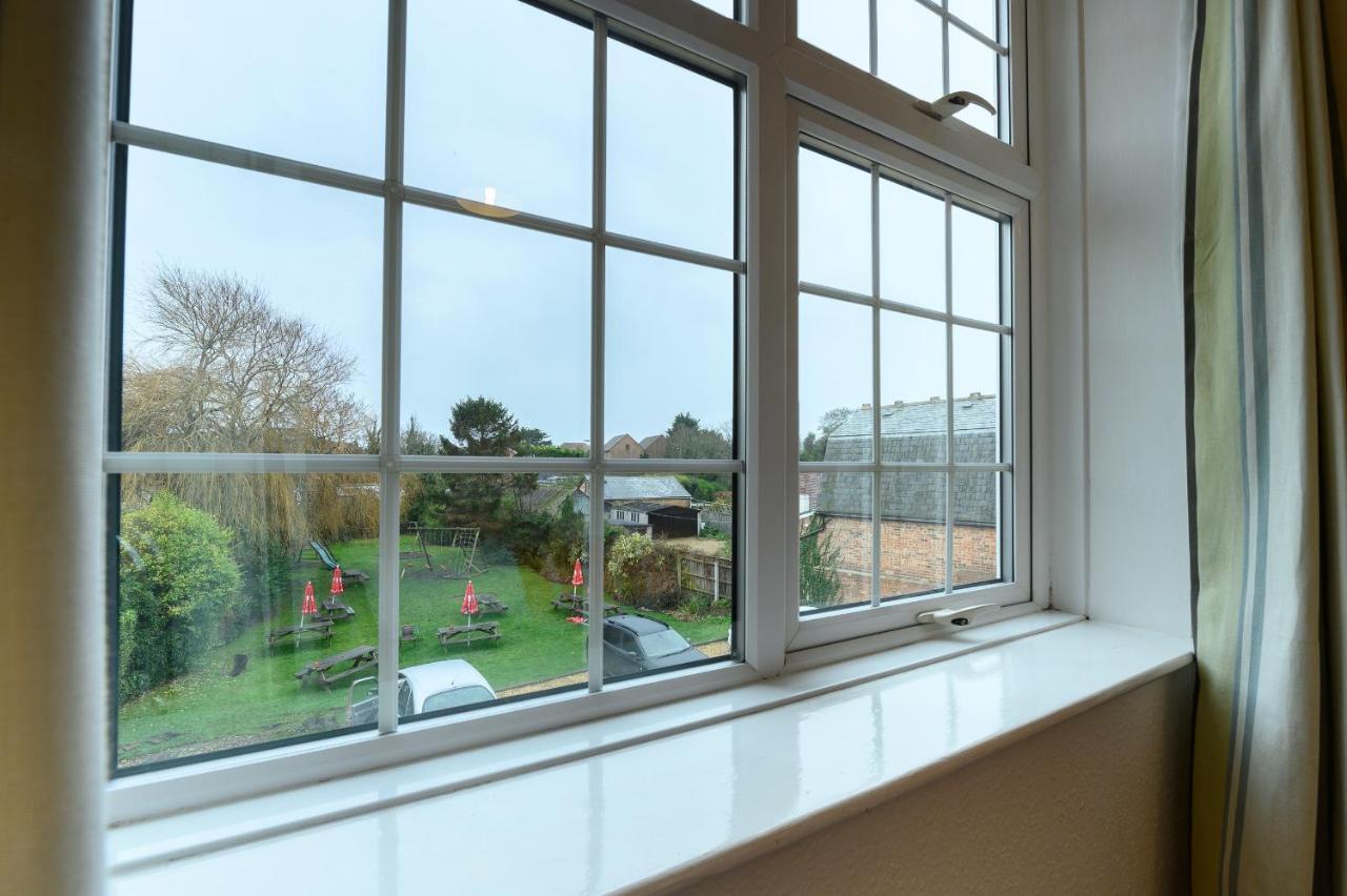 The Lazy Lion Bed & Breakfast Milford on Sea Eksteriør bilde